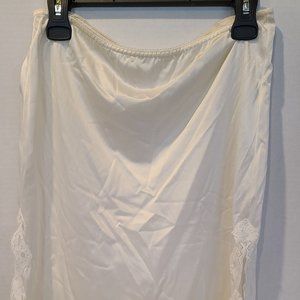 Small-Vtg Mel lin White Bridal half slip Skirt-Double Slit Lace-Fits 30"in Waist